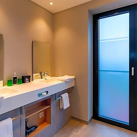 Elaya Kevelaer, Trademark Collection By Wyndham 3*